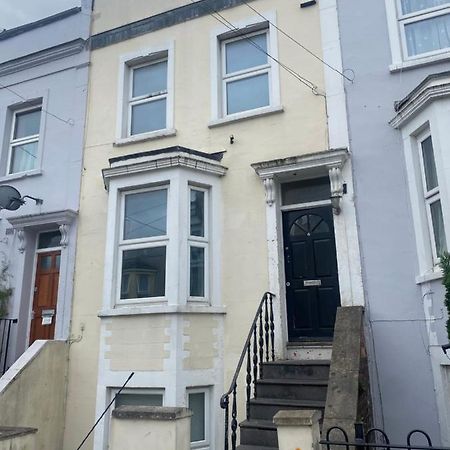 Spacious 4 Bedroom House Near Stokes Croft!! Central!!!ブリストル エクステリア 写真