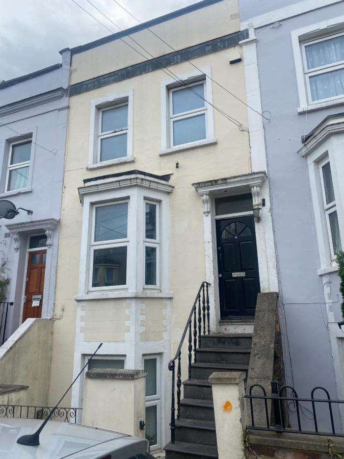Spacious 4 Bedroom House Near Stokes Croft!! Central!!!ブリストル エクステリア 写真