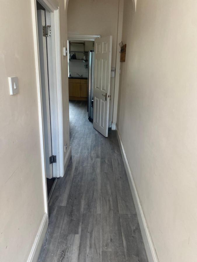 Spacious 4 Bedroom House Near Stokes Croft!! Central!!!ブリストル エクステリア 写真