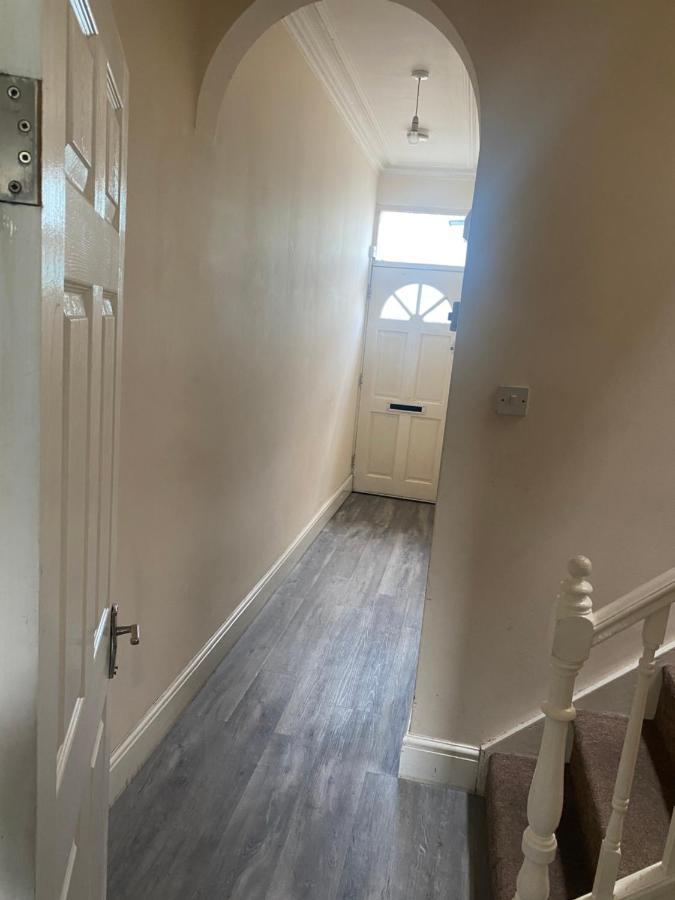 Spacious 4 Bedroom House Near Stokes Croft!! Central!!!ブリストル エクステリア 写真